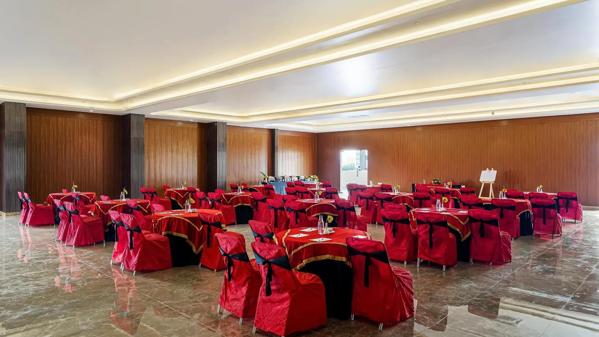 Sinclairs Udaipur Hotel