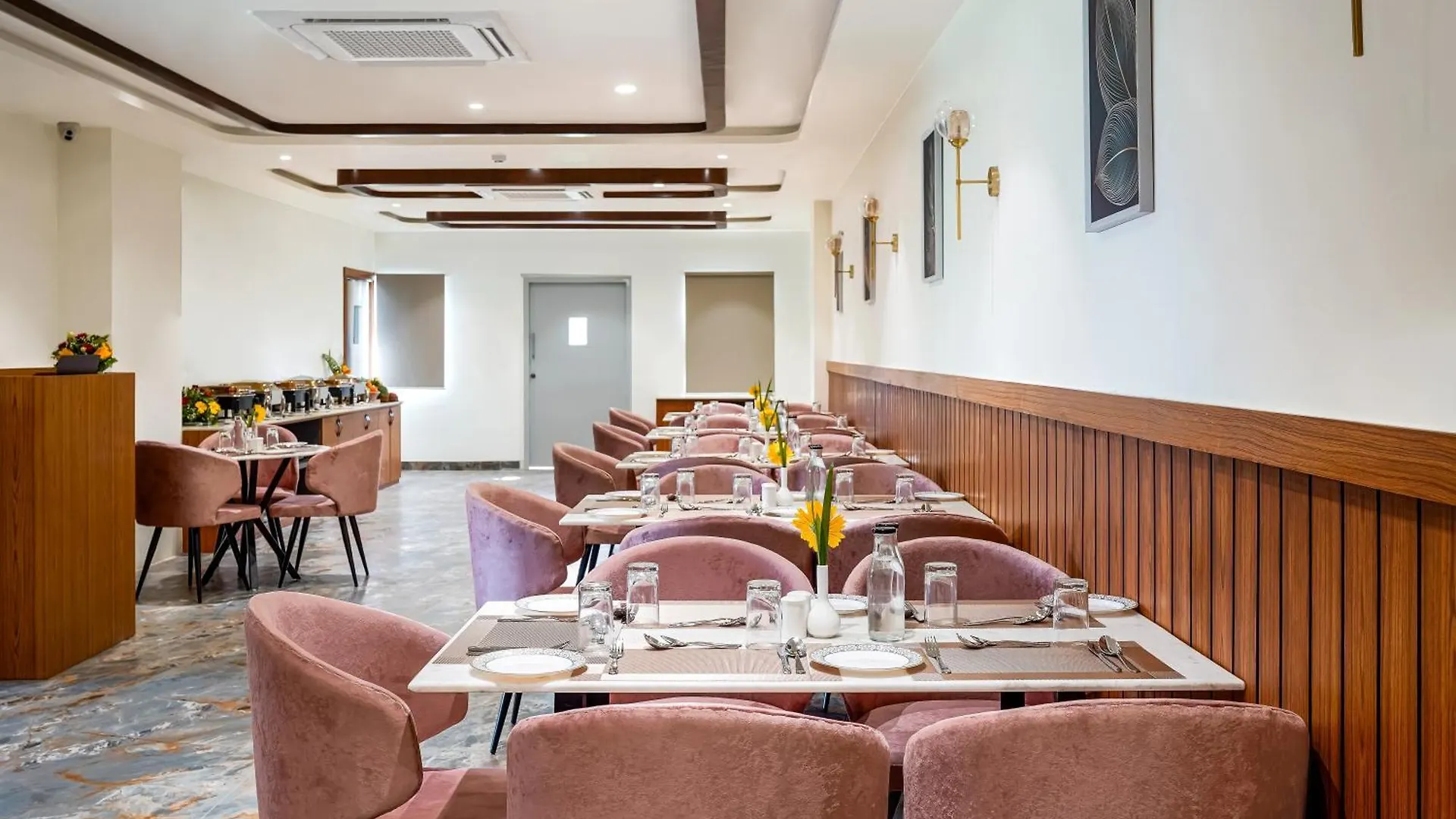 Sinclairs Udaipur Hotel